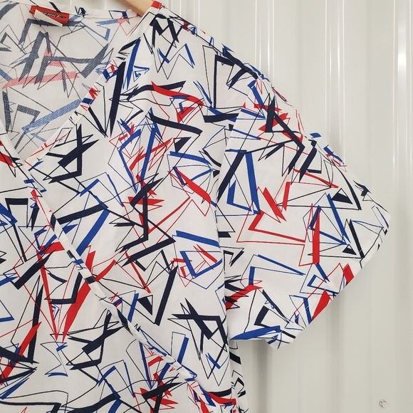 Device | Abstract prism art scrub top - Picture 3 of 8